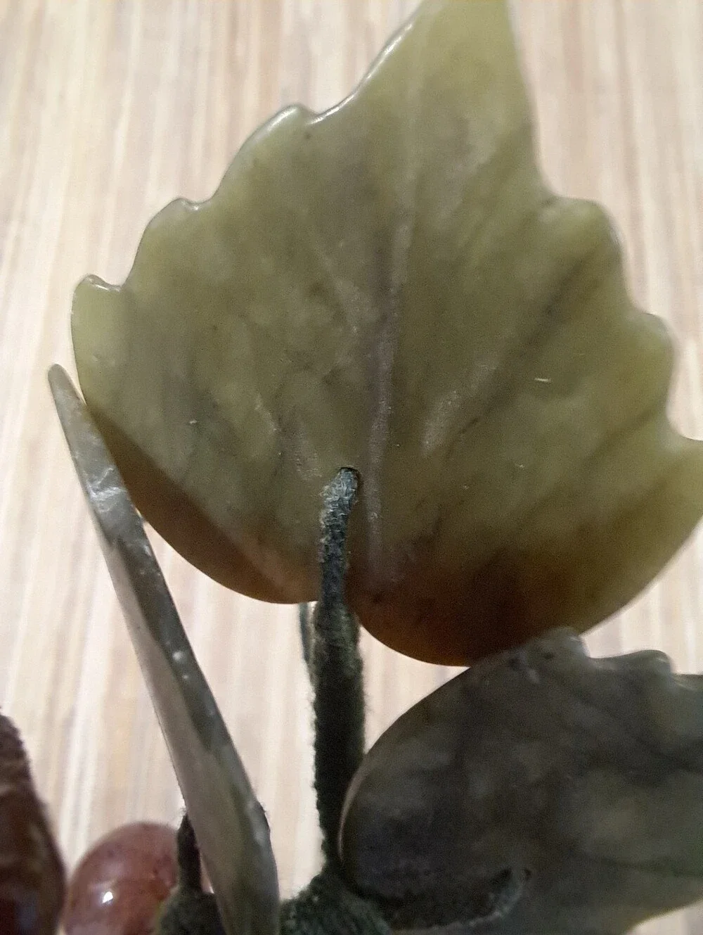 Vtg Jade and Rose Quartz Carved Grapes Bunch